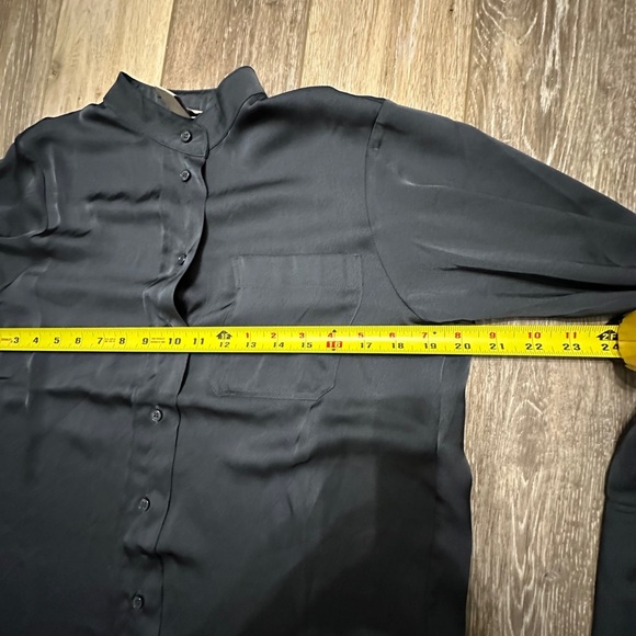 🛍️NWOT.Looks good with a belt! Sexy soft button up shirt dress Size XS - Picture 6 of 9